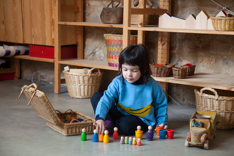 Grapat Wood Coloured Baby Nins With Coconut Shell