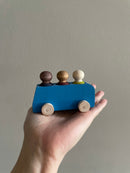 Lubulona Bus with 3 Figures